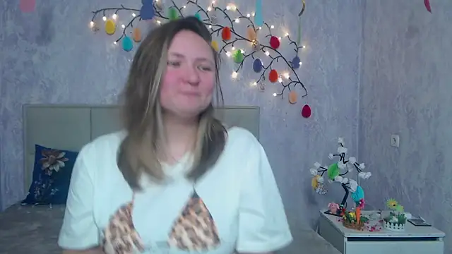 SallyVerda online show from April 14, 5:30 pm