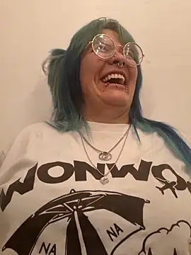 lucky-leah online show from March 3, 3:34 am