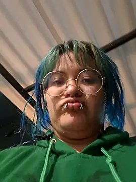 lucky-leah online show from March 6, 3:58 am