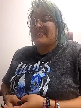 lucky-leah online show from April 9, 3:28 am