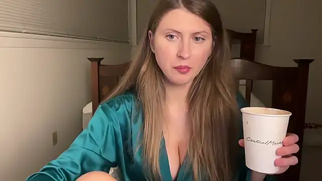 YUMIandbigWOLF online show from March 4, 2:39 am