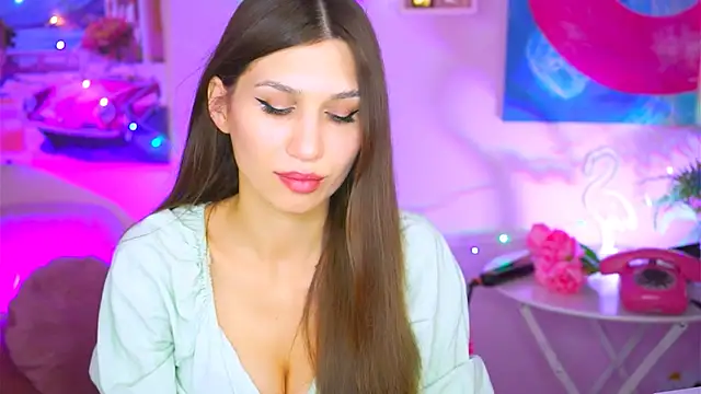 Snapshot of MollyPerry chatting on December 17, 4:11 pm MollyPerry online show from December 17, 4:11 pm