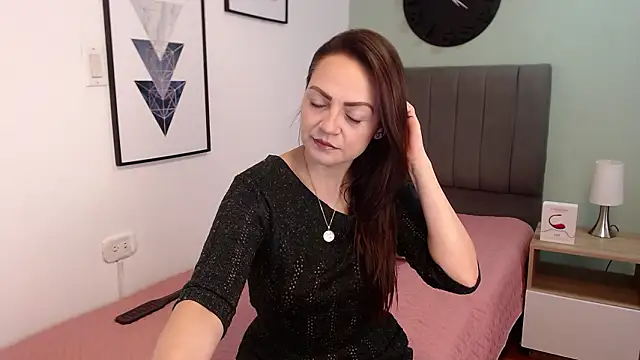 Snapshot of dory_mia chatting on February 18, 1:18 pm dory mia online show from February 18, 1:18 pm