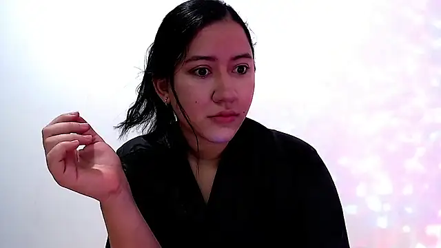 Snapshot of LuciaTomson chatting on February 4, 2:45 pm LuciaTomson online show from February 4, 2:45 pm