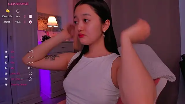 FreyaRaya online show from February 16, 9:37 am