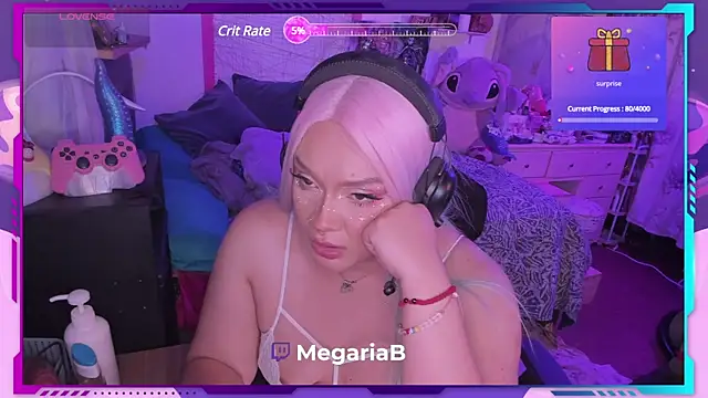 Snapshot of MegariaB chatting on December 6, 4:25 am MegariaB online show from December 6, 4:25 am