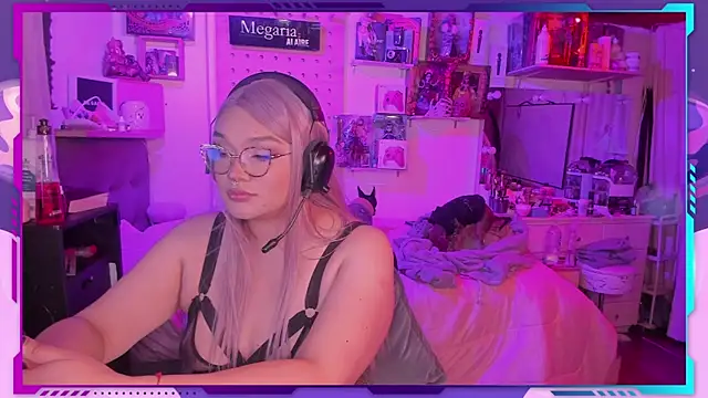 Snapshot of MegariaB chatting on October 17, 4:04 am MegariaB online show from October 17, 4:04 am