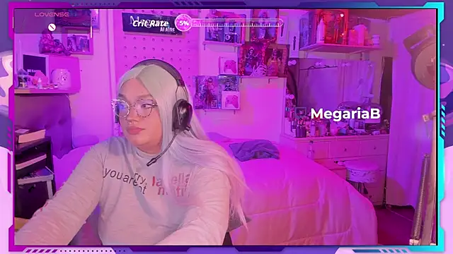 Snapshot of MegariaB chatting on October 20, 4:24 am MegariaB online show from October 20, 4:24 am