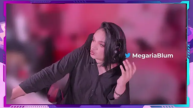 Snapshot of MegariaB chatting on June 14, 5:09 am MegariaB online show from June 14, 5:09 am