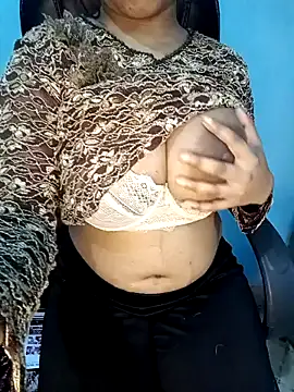 Snapshot of Dayna-36 chatting on January 1, 5:54 am Dayna-36 online show from January 1, 5:54 am