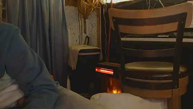 Snapshot of Haztogo4me chatting on February 3, 4:01 pm Haztogo4me online show from February 3, 4:01 pm