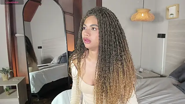 nayah   online show from April 10, 7:51 pm