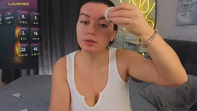 Snapshot of YourSweetDream_ chatting on March 9, 7:45 am YourSweetDream online show from March 9, 7:45 am