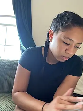 Snapshot of VanessaBling chatting on February 5, 4:22 pm VanessaBling online show from February 5, 4:22 pm