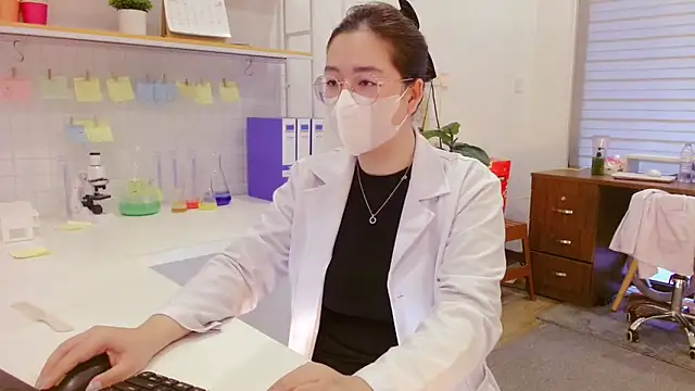 Snapshot of Alisa_Hotfeeling chatting on February 25, 2:25 am Alisa Hotfeeling online show from February 25, 2:25 am