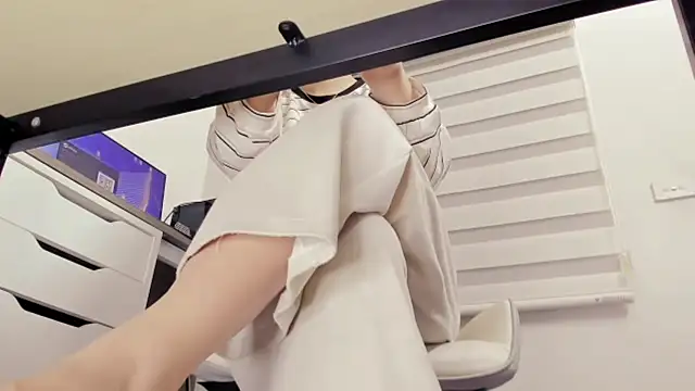 Snapshot of Alisa_Hotfeeling chatting on December 22, 10:07 pm Alisa Hotfeeling online show from December 22, 10:07 pm