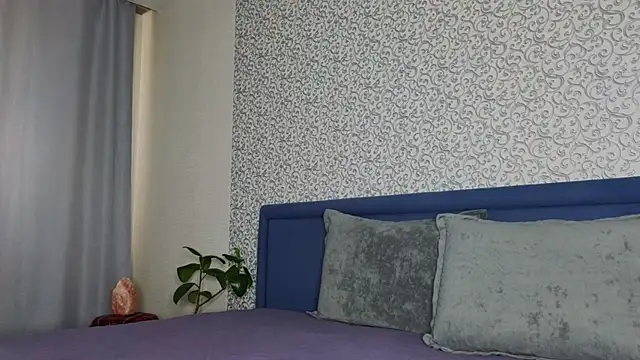 FoxLoveBasik online show from July 6, 4:42 am