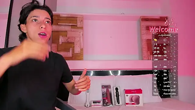 AmberAdams  online show from April 1, 2:14 pm