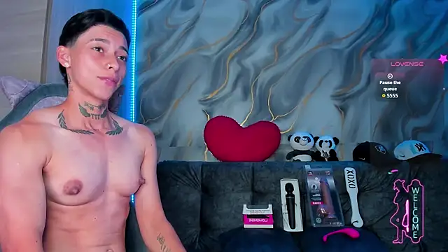 Snapshot of AmberAdams_ chatting on July 14, 11:32 pm AmberAdams online show from July 14, 11:32 pm