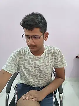 Snapshot of Dusky_Aarav chatting on June 27, 12:33 pm Dusky Aarav online show from June 27, 12:33 pm
