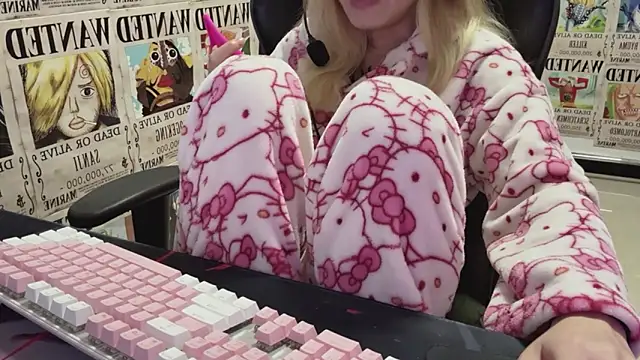 Snapshot of SNAKEgirlQAQ chatting on October 9, 2:59 pm SNAKEgirlQAQ online show from October 9, 2:59 pm