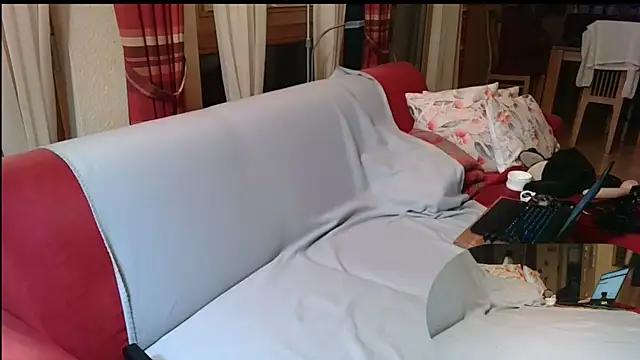 Snapshot of sassi_tv@xh chatting on November 8, 5:07 am sassi tvxh online show from November 8, 5:07 am