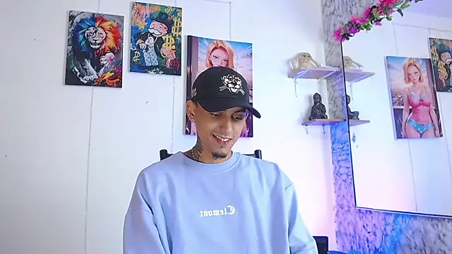 Snapshot of Liam_lee chatting on October 3, 1:52 pm Liam lee online show from October 3, 1:52 pm