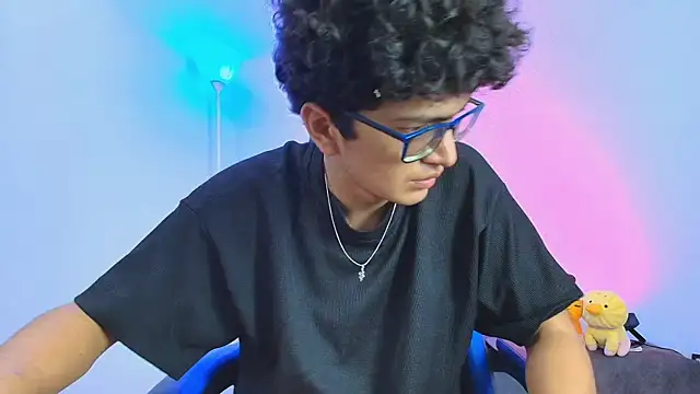 TylerWhite  online show from December 4, 4:00 am