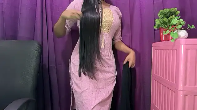 Snapshot of Kashish_11 chatting on December 13, 8:36 pm Kashish 11 online show from December 13, 8:36 pm