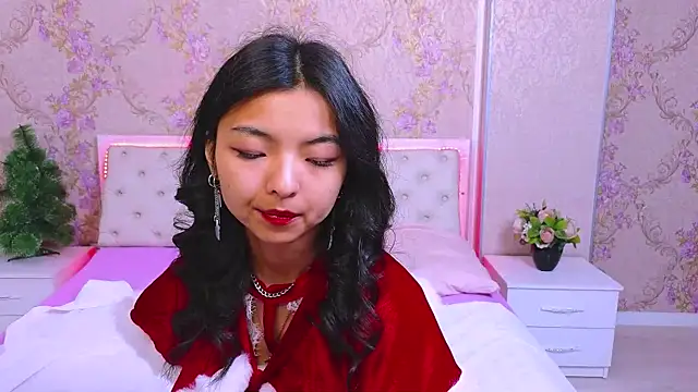 Snapshot of Shy_Kira chatting on December 14, 12:23 pm Shy Kira online show from December 14, 12:23 pm