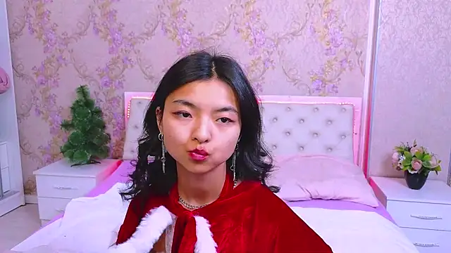 Snapshot of Shy_Kira chatting on December 14, 6:30 pm Shy Kira online show from December 14, 6:30 pm