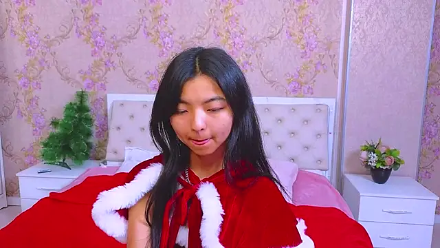 Snapshot of Shy_Kira chatting on December 19, 3:41 pm Shy Kira online show from December 19, 3:41 pm