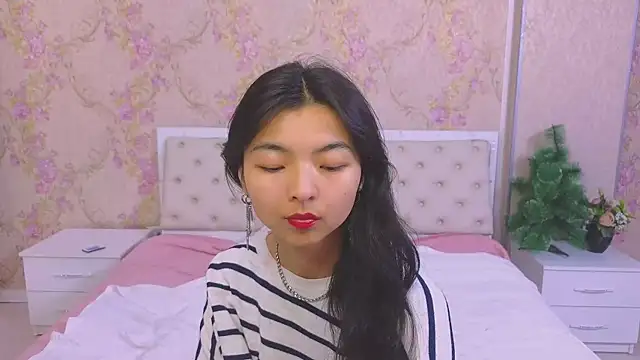 Snapshot of Shy_Kira chatting on December 20, 4:04 pm Shy Kira online show from December 20, 4:04 pm