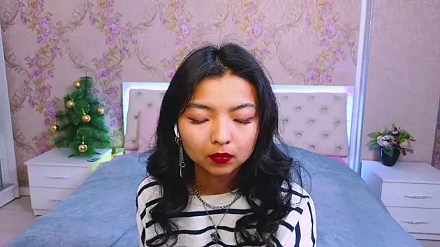 Snapshot of Shy_Kira chatting on January 5, 12:31 pm Shy Kira online show from January 5, 12:31 pm