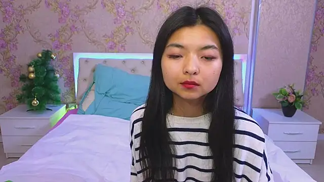 Snapshot of Shy_Kira chatting on January 11, 1:01 pm Shy Kira online show from January 11, 1:01 pm