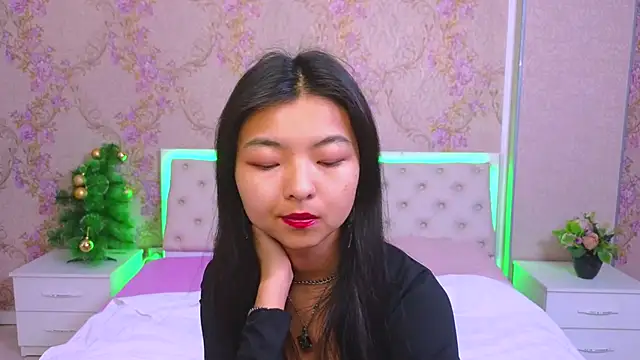 Snapshot of Shy_Kira chatting on January 13, 12:45 pm Shy Kira online show from January 13, 12:45 pm