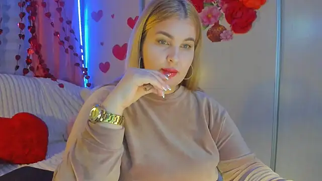 CoraSwon online show from February 21, 6:26 pm