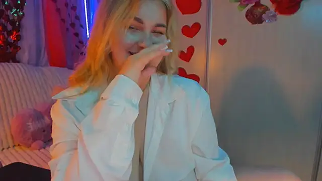 CoraSwon online show from February 23, 6:45 pm