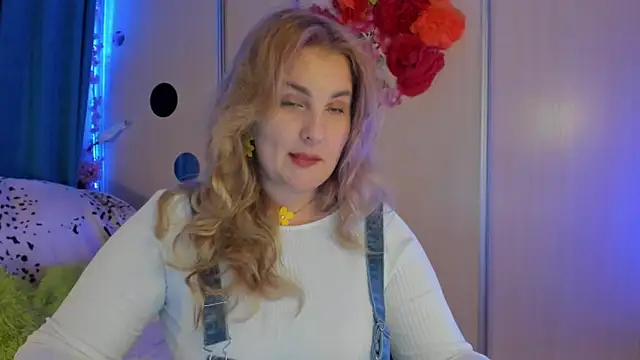 CoraSwon online show from September 13, 7:35 pm