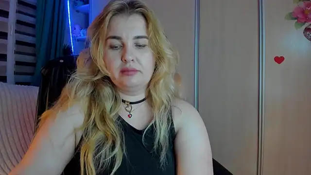 CoraSwon online show from March 29, 4:40 pm