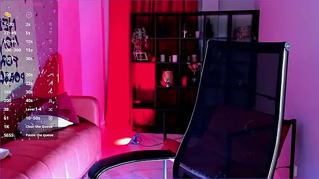 Snapshot of LanaBaker chatting on November 28, 2:58 am LanaBaker online show from November 28, 2:58 am