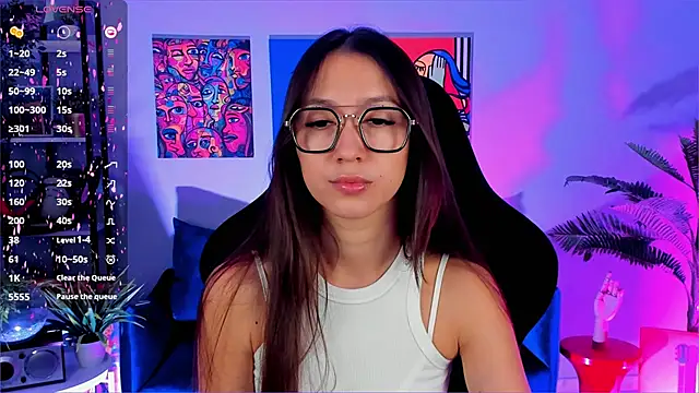 Snapshot of LanaBaker chatting on December 19, 3:02 am LanaBaker online show from December 19, 3:02 am