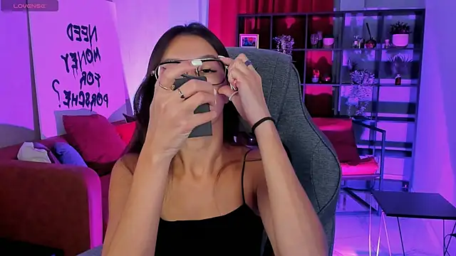 Snapshot of LanaBaker chatting on February 2, 2:54 am LanaBaker online show from February 2, 2:54 am