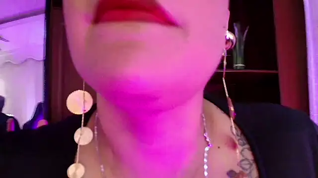Snapshot of GianellaCox_ chatting on March 11, 7:58 pm GianellaCox online show from March 11, 7:58 pm