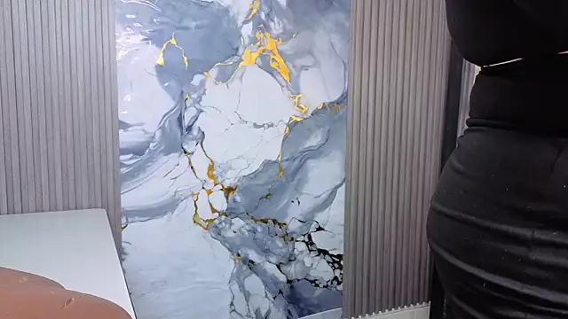 GianellaCox  online show from April 17, 1:03 pm