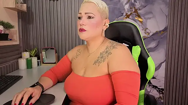 GianellaCox  online show from July 18, 12:09 pm