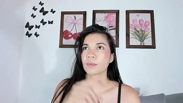 Emiily Parkerr online show from April 16, 11:07 pm