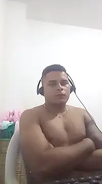 Snapshot of SaucyAffair0 chatting on December 30, 1:04 am SaucyAffair0 online show from December 30, 1:04 am