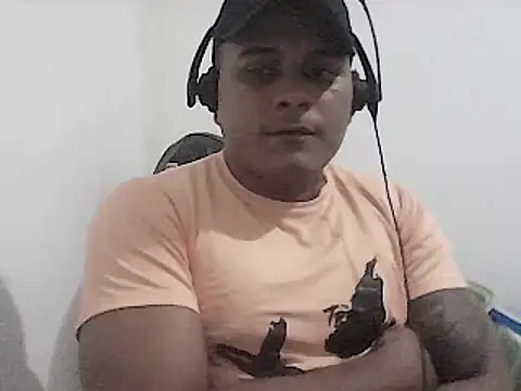 Snapshot of SaucyAffair0 chatting on January 5, 12:09 am SaucyAffair0 online show from January 5, 12:09 am