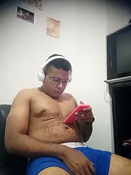 Snapshot of SaucyAffair0 chatting on April 19, 6:21 pm SaucyAffair0 online show from April 19, 6:21 pm